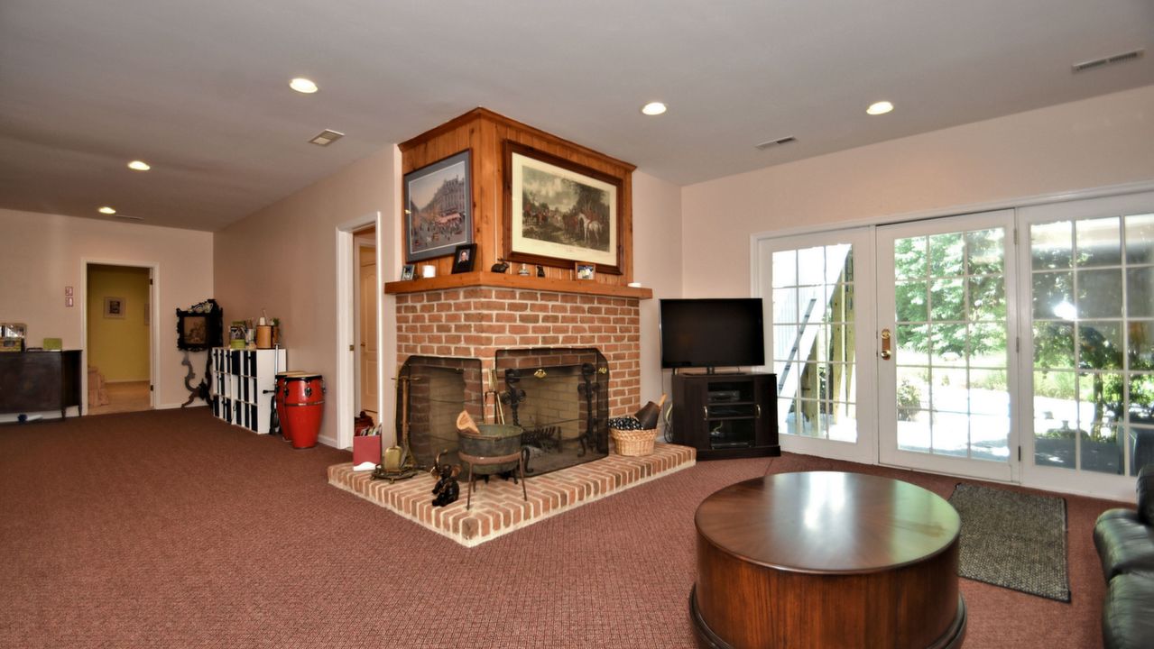 11 Davis Dr, Washington Crossing, PA, 18977 Scene 4