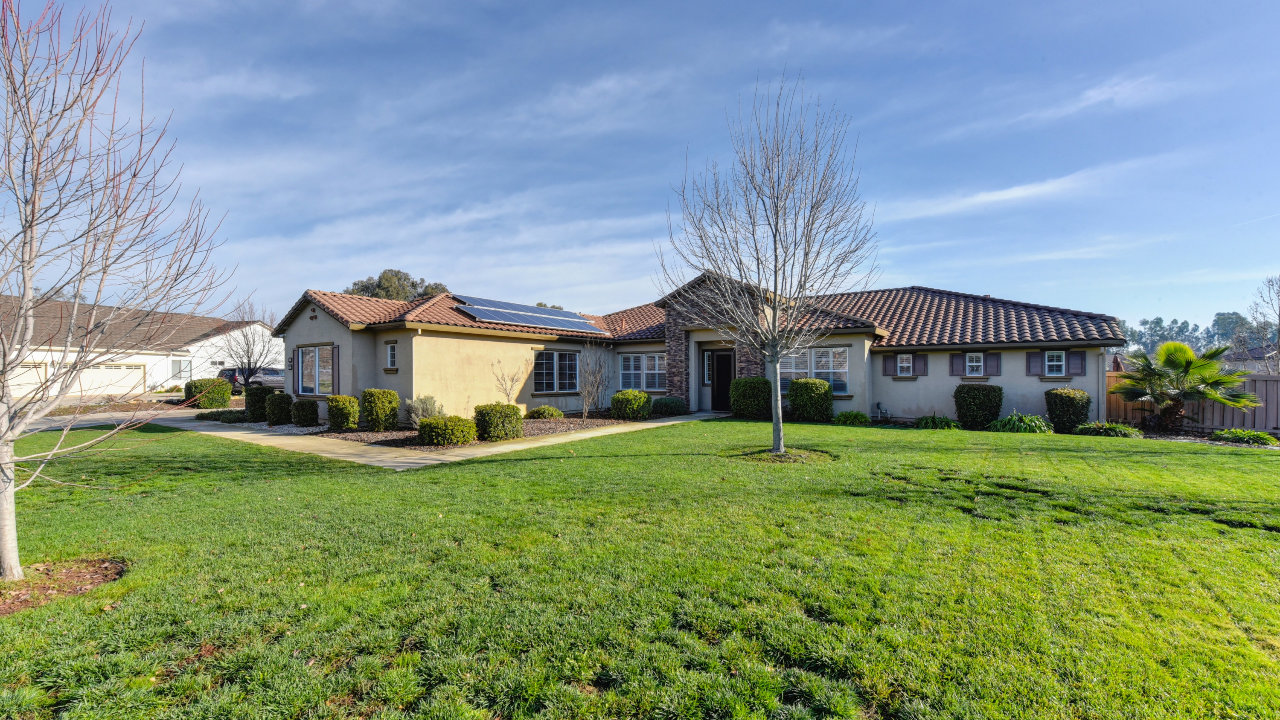 8011 Pony Ct., Sacramento, CA, 95830 Scene 1