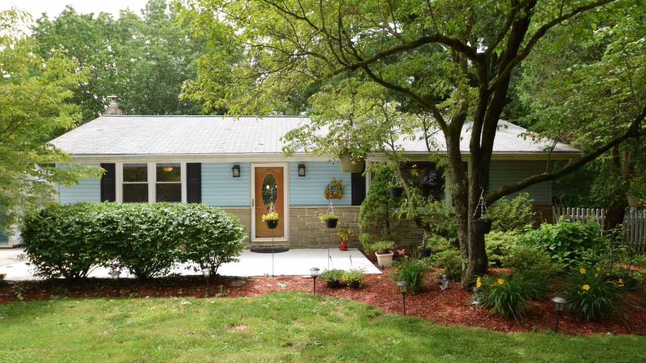 982 Spring City Rd, Phoenixville, PA, 19460 Scene 1