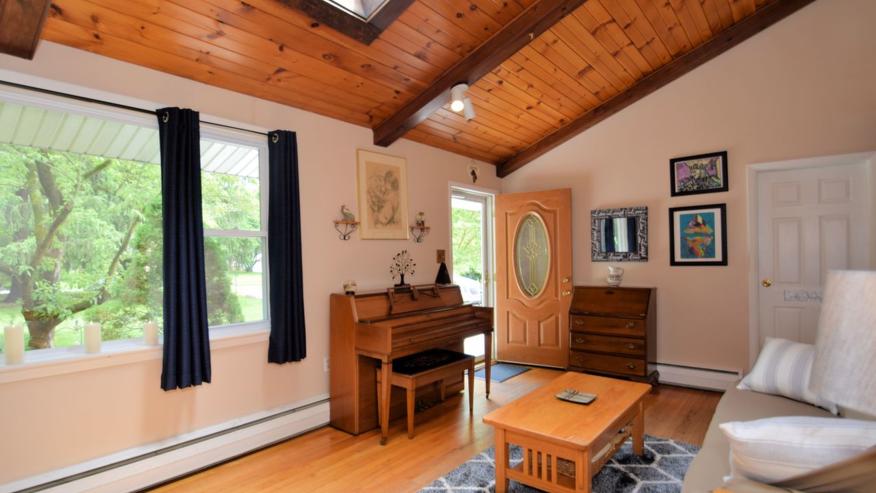 982 Spring City Rd, Phoenixville, PA, 19460 Scene 2