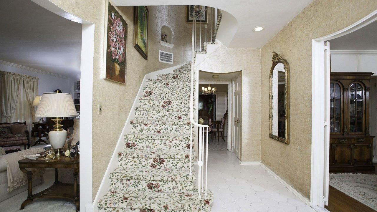 22 Strathmore Road, Great Neck, NY, 11023 Scene 2