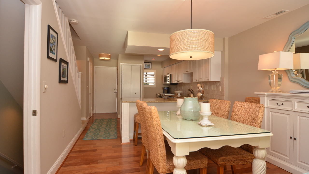 Dining Area To Kitchen