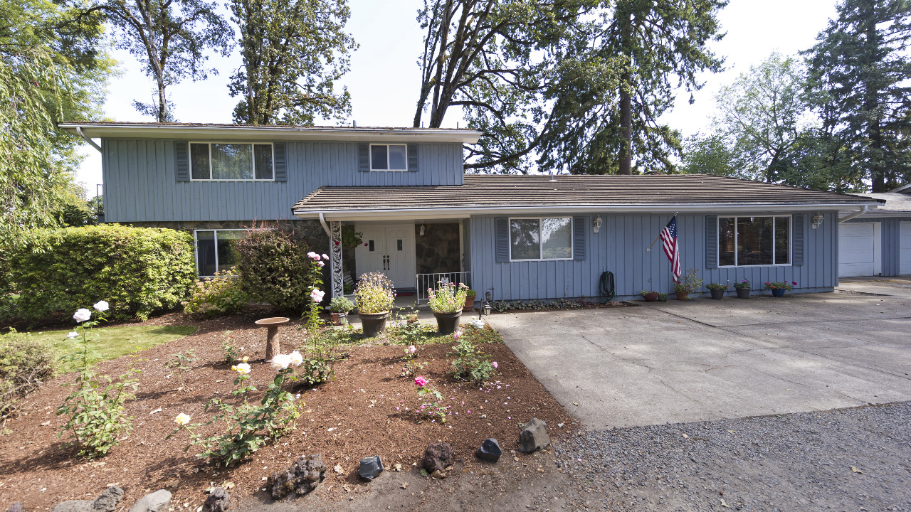 9850 S Barnards Rd, Canby, OR, 97013 Scene 2