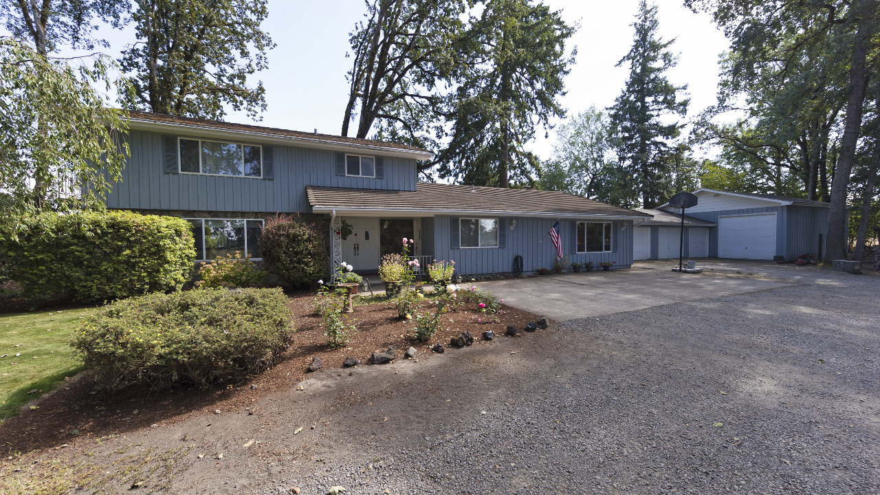 9850 S Barnards Rd, Canby, OR, 97013 Scene 1