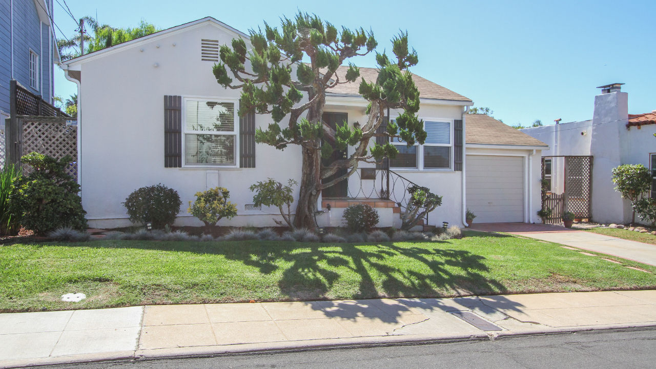 621 Rushville, La Jolla, CA, 92037 Scene 1