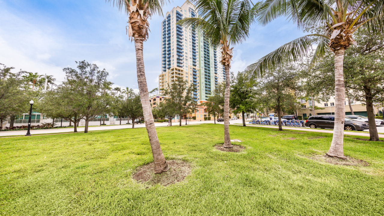 Yacht-Club-#1206-01