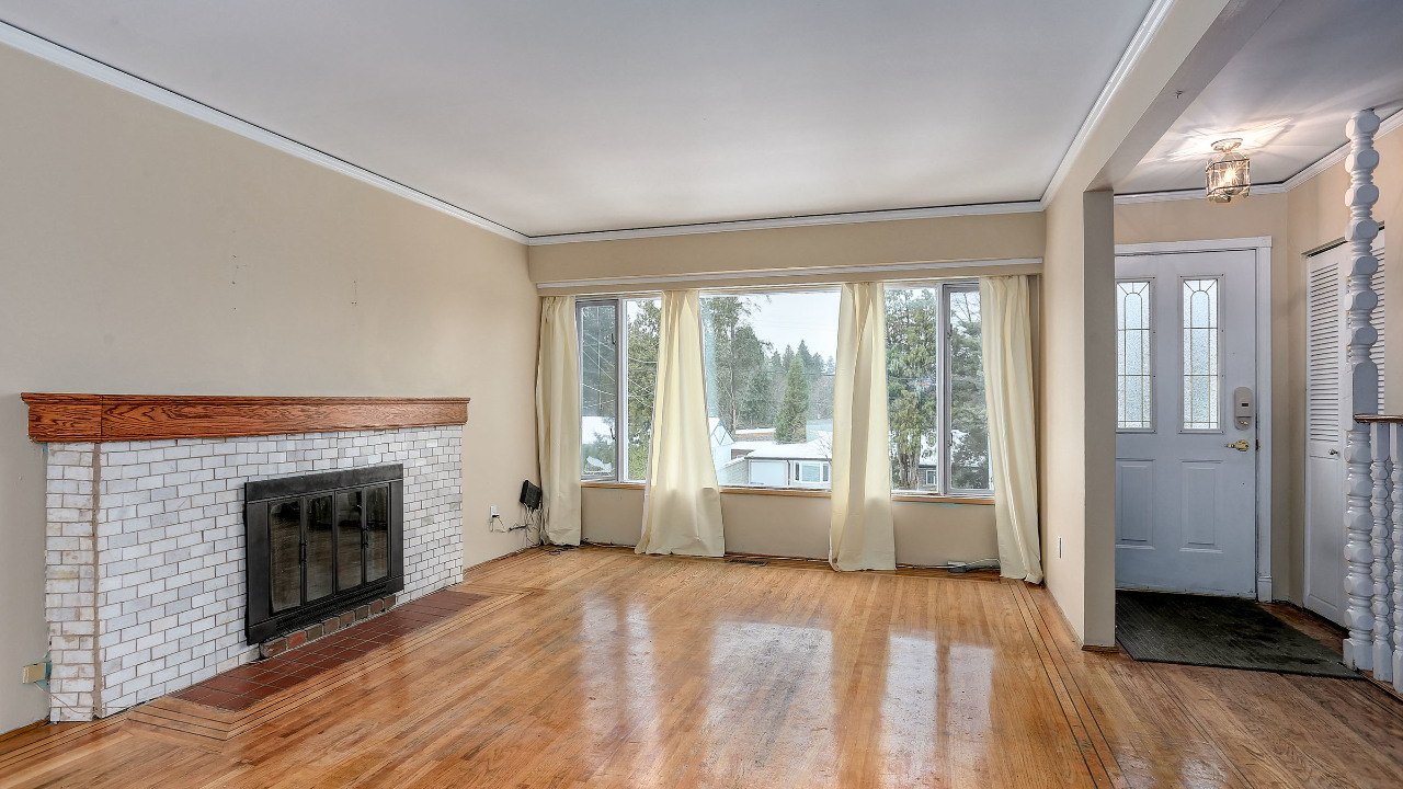 11318 Loughren Dr, Surrey, BC, V3R 4Z4 Scene 3