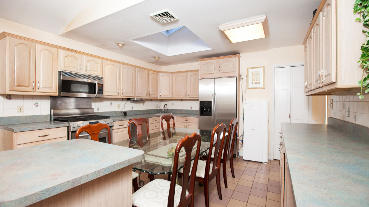 19 Wentworth Dr, Dix Hlls, NY, 11746 Scene 3