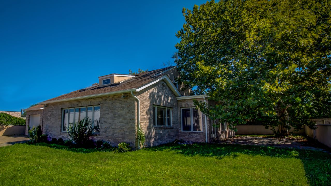 90 Broome Avenue, Atlantic Beach, NY, 11509 Scene 3