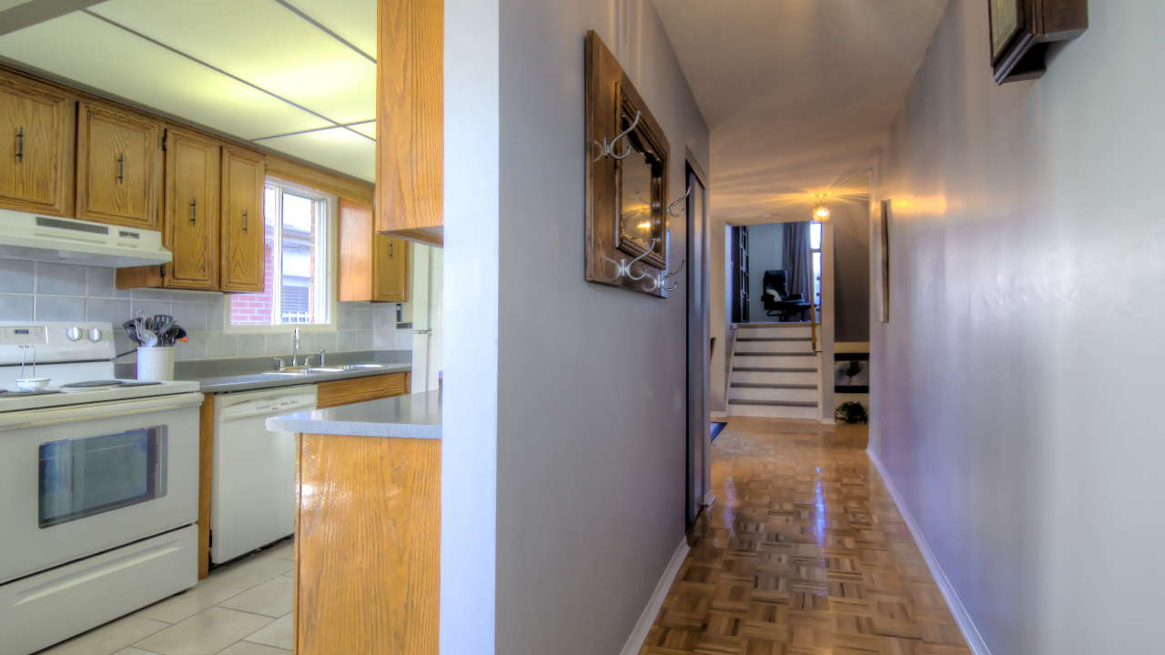 23 Ashurst Cr., Brampton, ON, L6V3N6 Scene 3