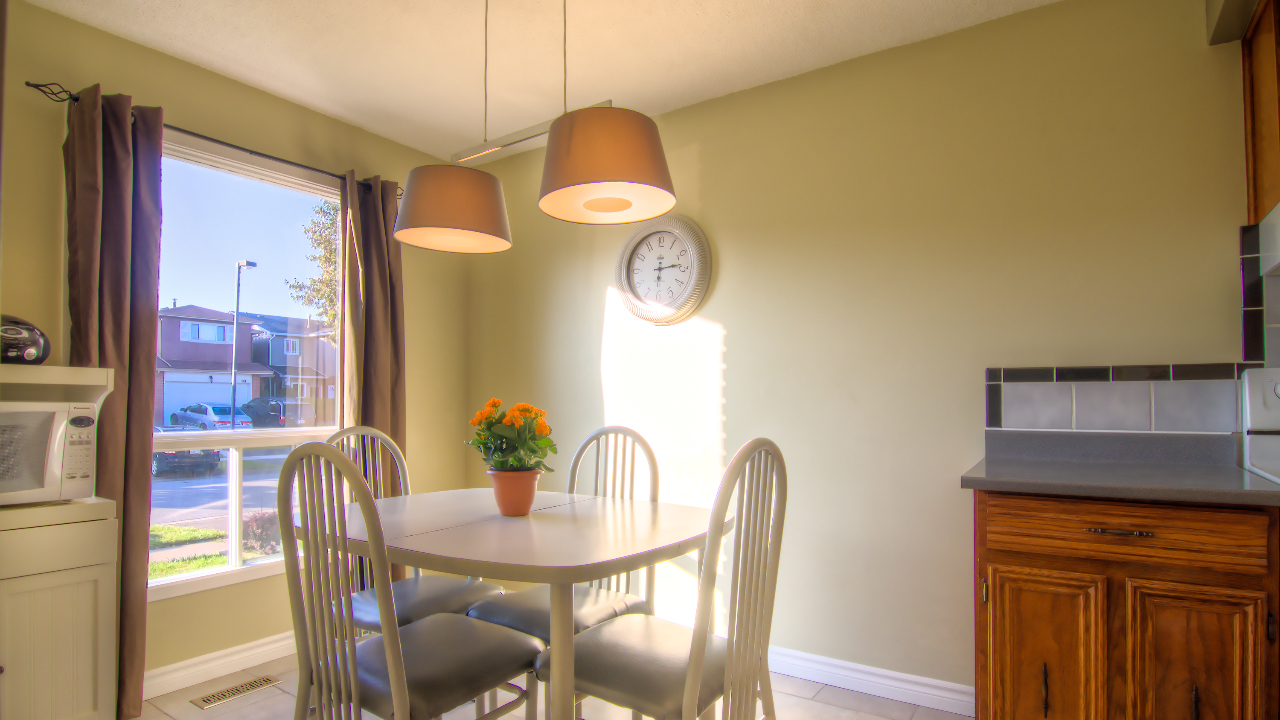 23 Ashurst Cr., Brampton, ON, L6V3N6 Scene 4