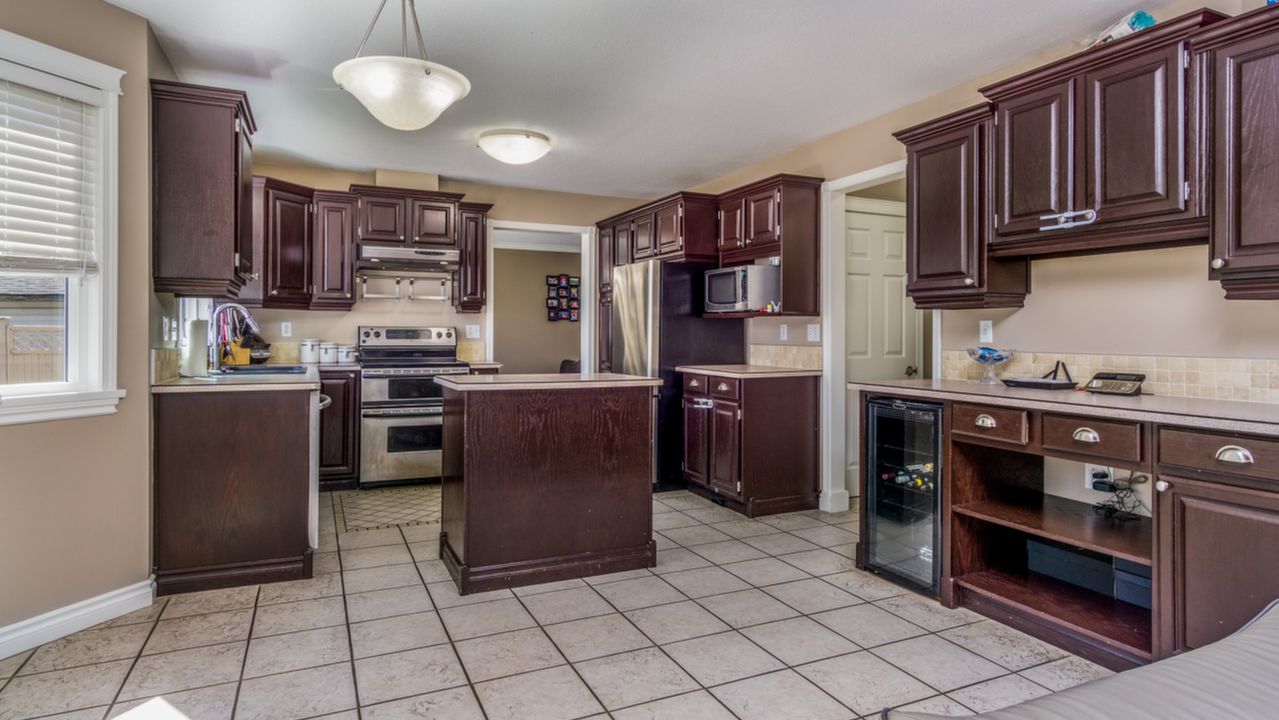 14336 69A AVENUE, Surrey, BC, V3W 0E2 Scene 3