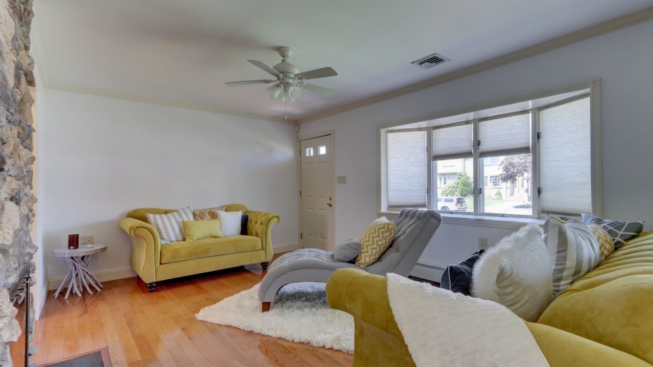 71 Grant St, Freeport, NY, 11520 Scene 3