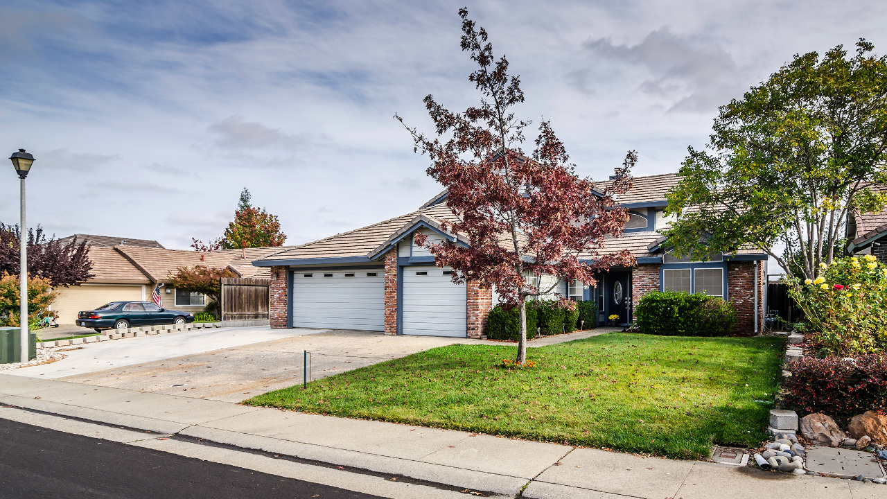 5658 Montclair Cir 01