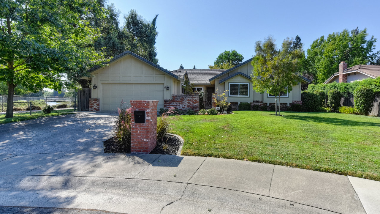 10 Laguna Seca Court, Sacramento, CA, 95831 Scene 1