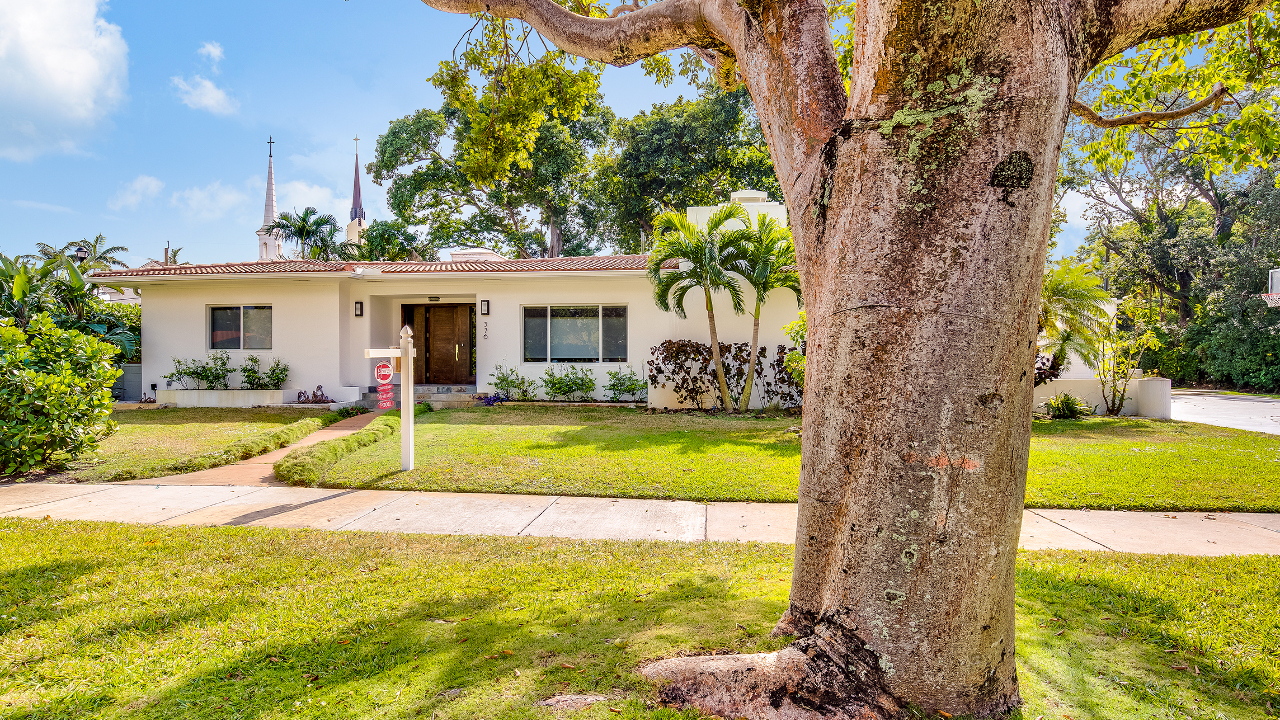 576-NE-97th-St-01