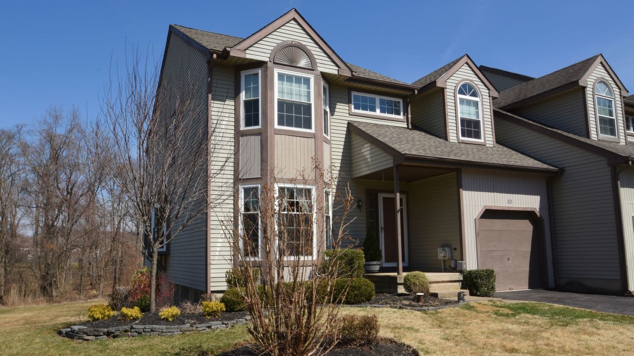 121 Laurel Cir, Newtown, PA, 18940 Scene 1