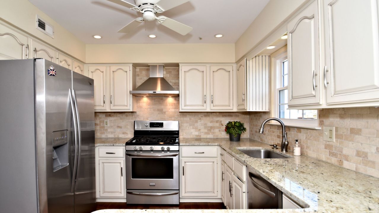 121 Laurel Cir, Newtown, PA, 18940 Scene 3