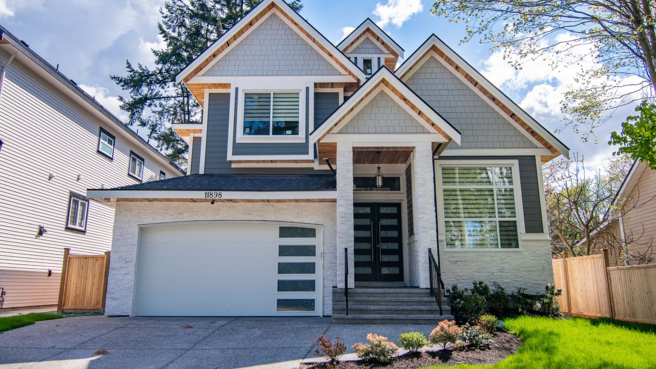 11898 96A Ave Surrey, Surrey, BC, V3V 2A6 Scene 1