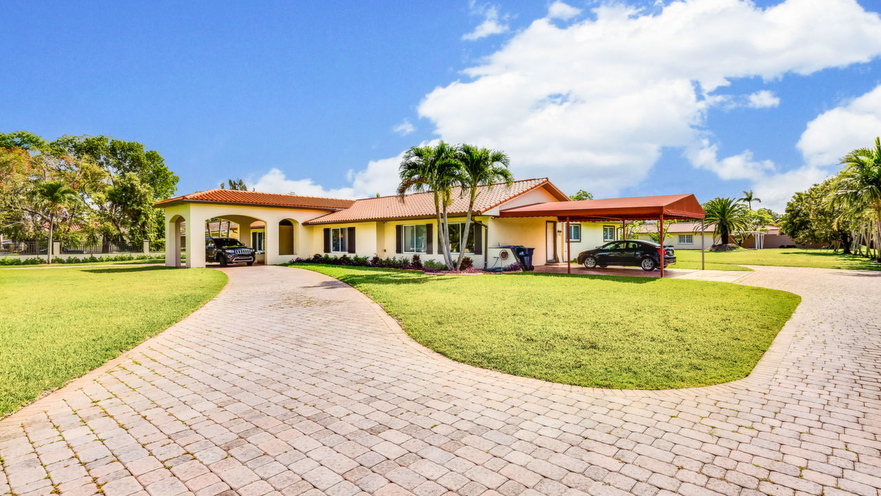 3775-SW-130th-Ave-01
