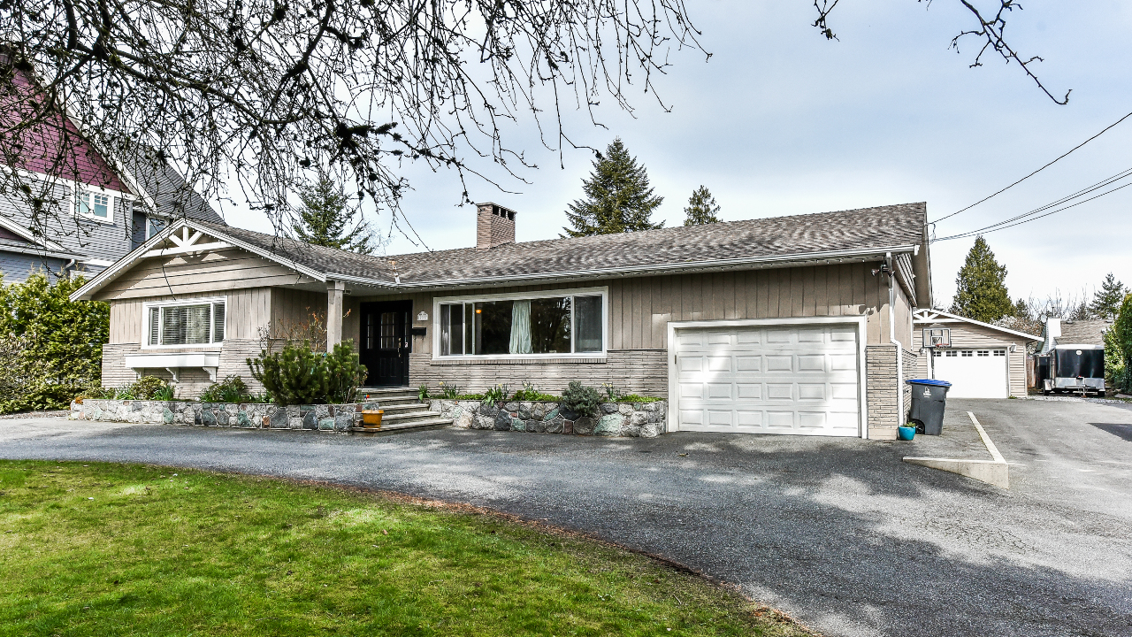 17337 60 Ave, Surrey, BC, V3S 1T7 Scene 1