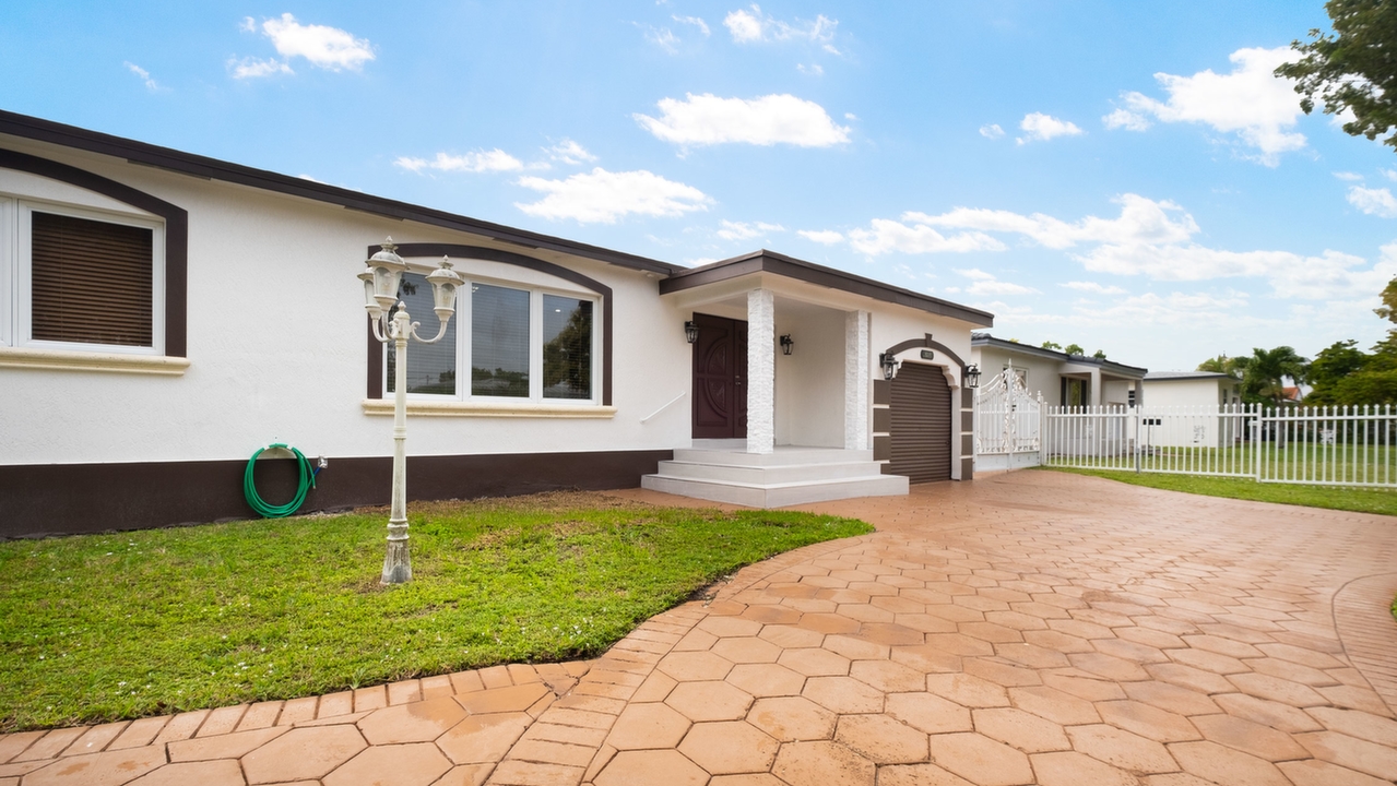 6102-SW-13th-St-03