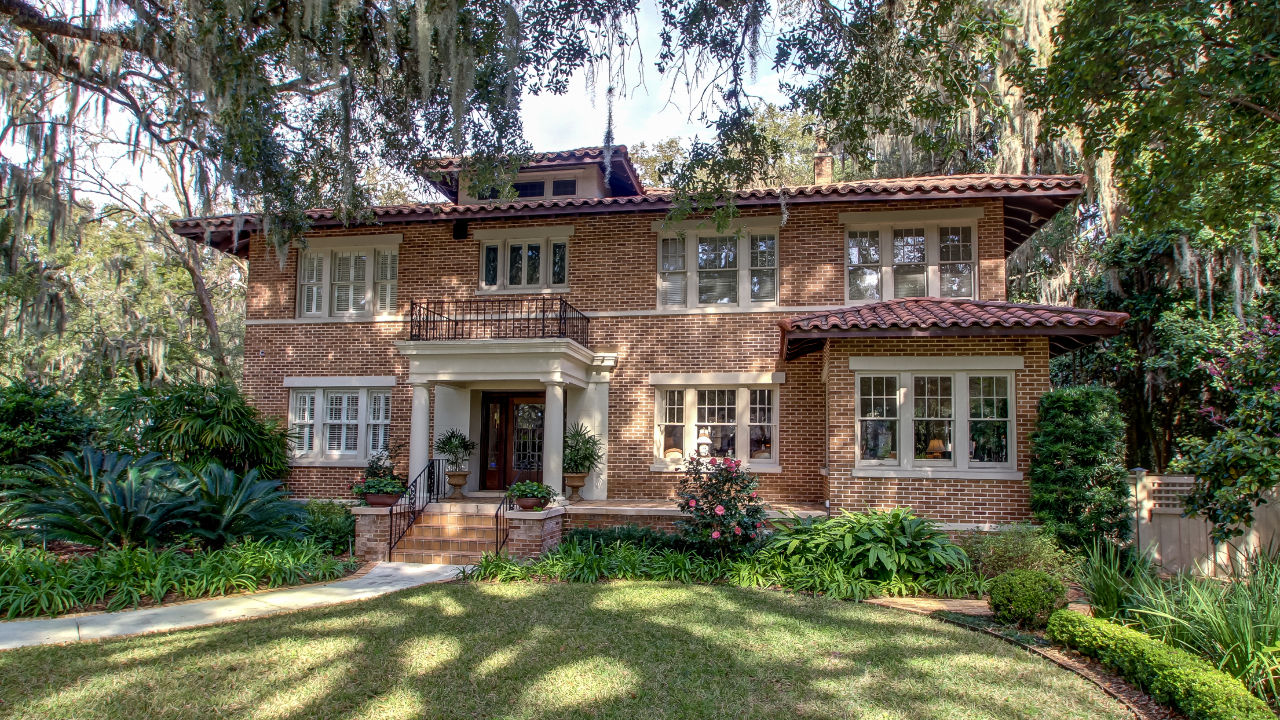 Front of Home3