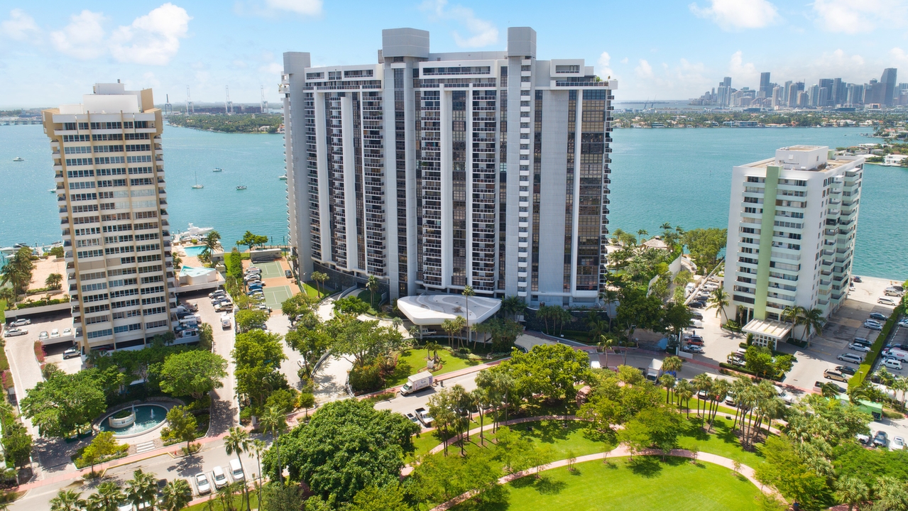 9-Island-Ave-#1214-02