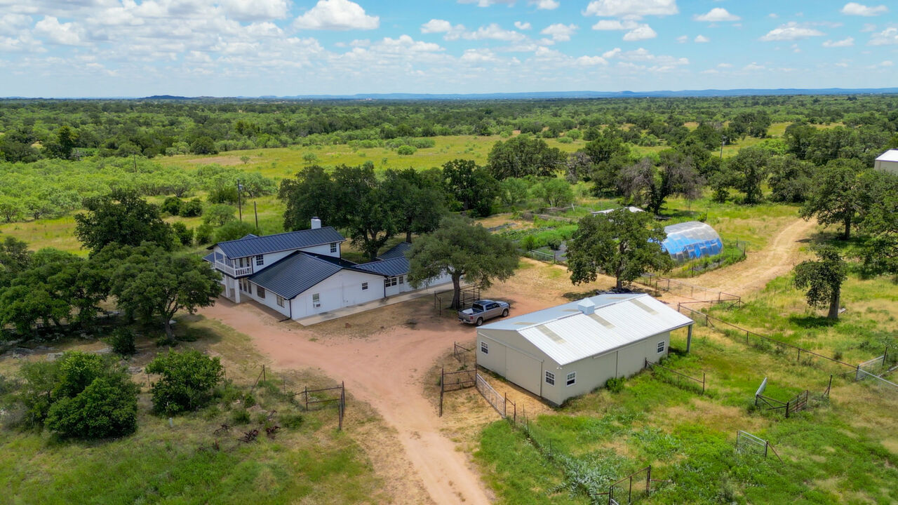 6552 CR 403, Llano, TX, 78643 Scene 1