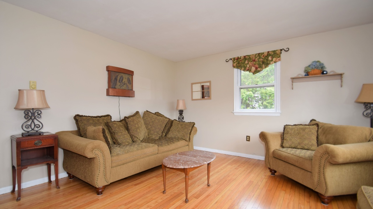 208 Oak St, Bechtelsville, PA, 19505 Scene 2