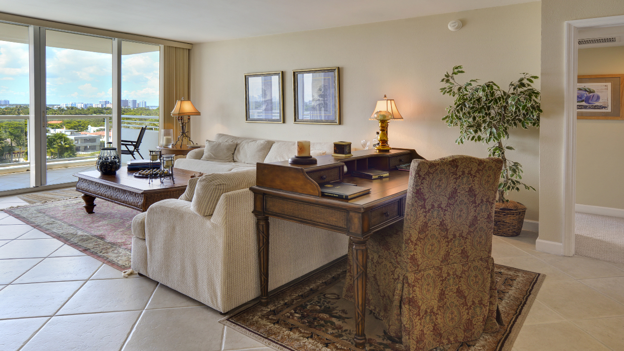 5600-Collins-#10P-02