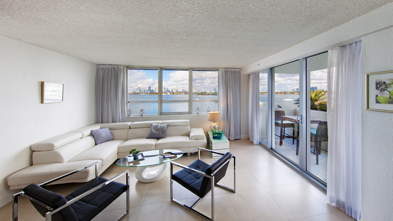 Flamingo-S-Tower-#440S-04