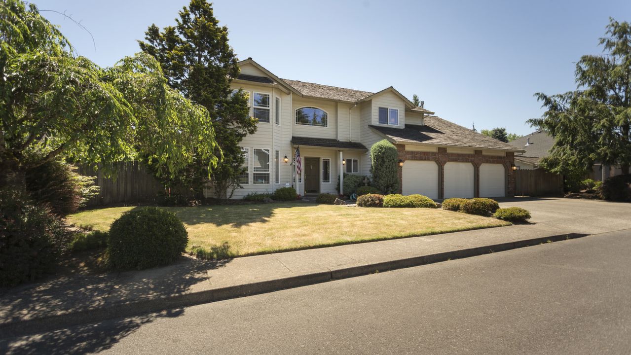 16244 SE Katie Ct.,, Portland, OR, 97267 Scene 1