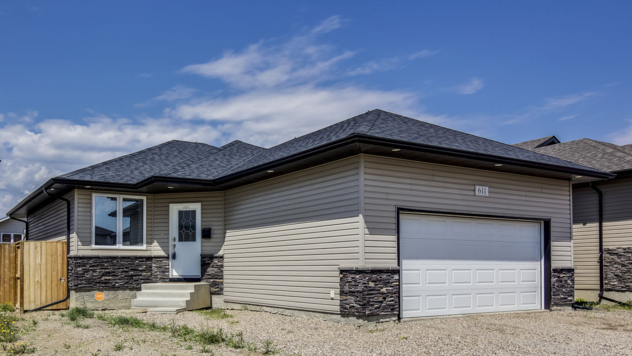 611 Korol Ln, SK-101