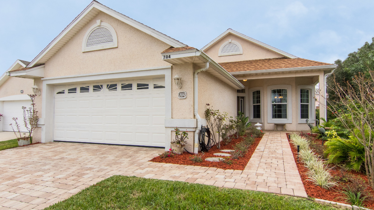 Front Exterior w/2 Car Garage