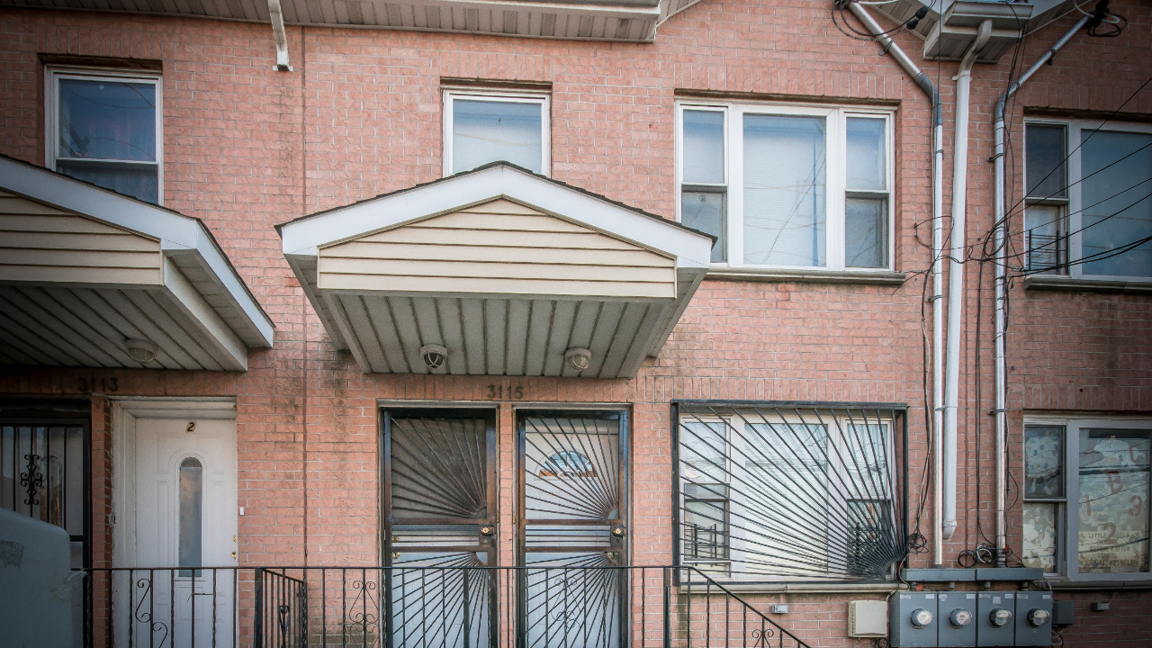 3115 Seagrit Ave, Far Rockaway, NY, 11691 Scene 2