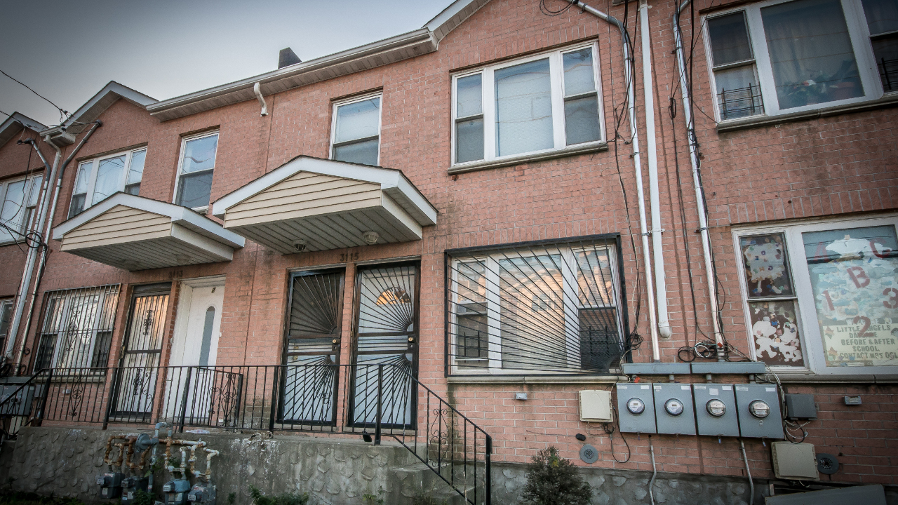 3115 Seagrit Ave, Far Rockaway, NY, 11691 Scene 1