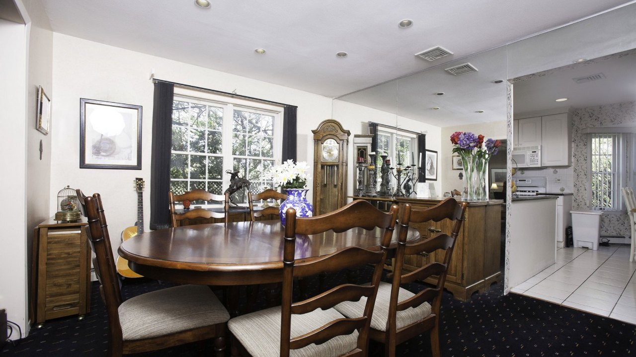 81 Powell Place, Farmingdale, NY, 11735 Scene 3