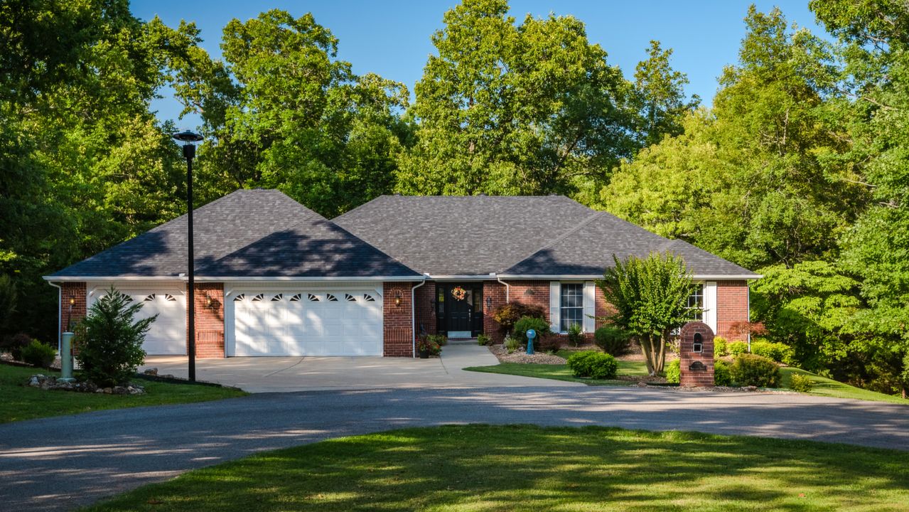 171 Versailles Dr, Bull Shoals, AR, 72619 Scene 1