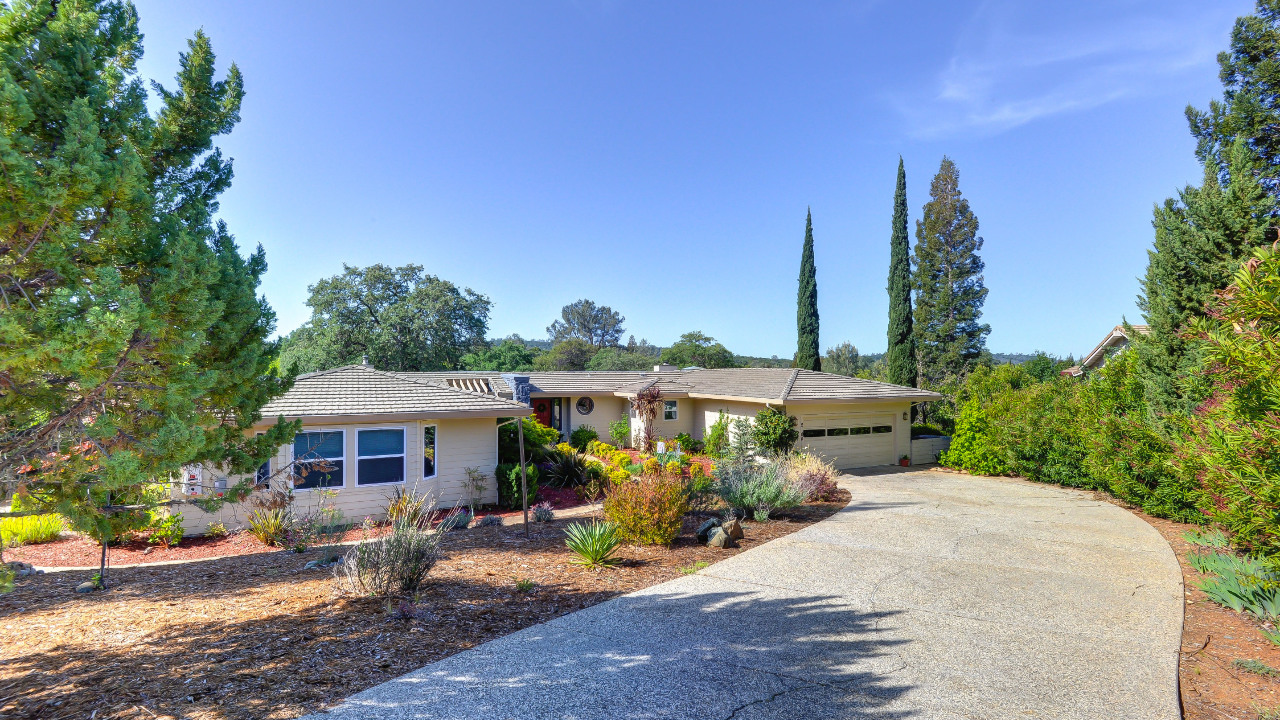 9100 Upper Valley Road, Auburn, CA, 95602 Scene 1