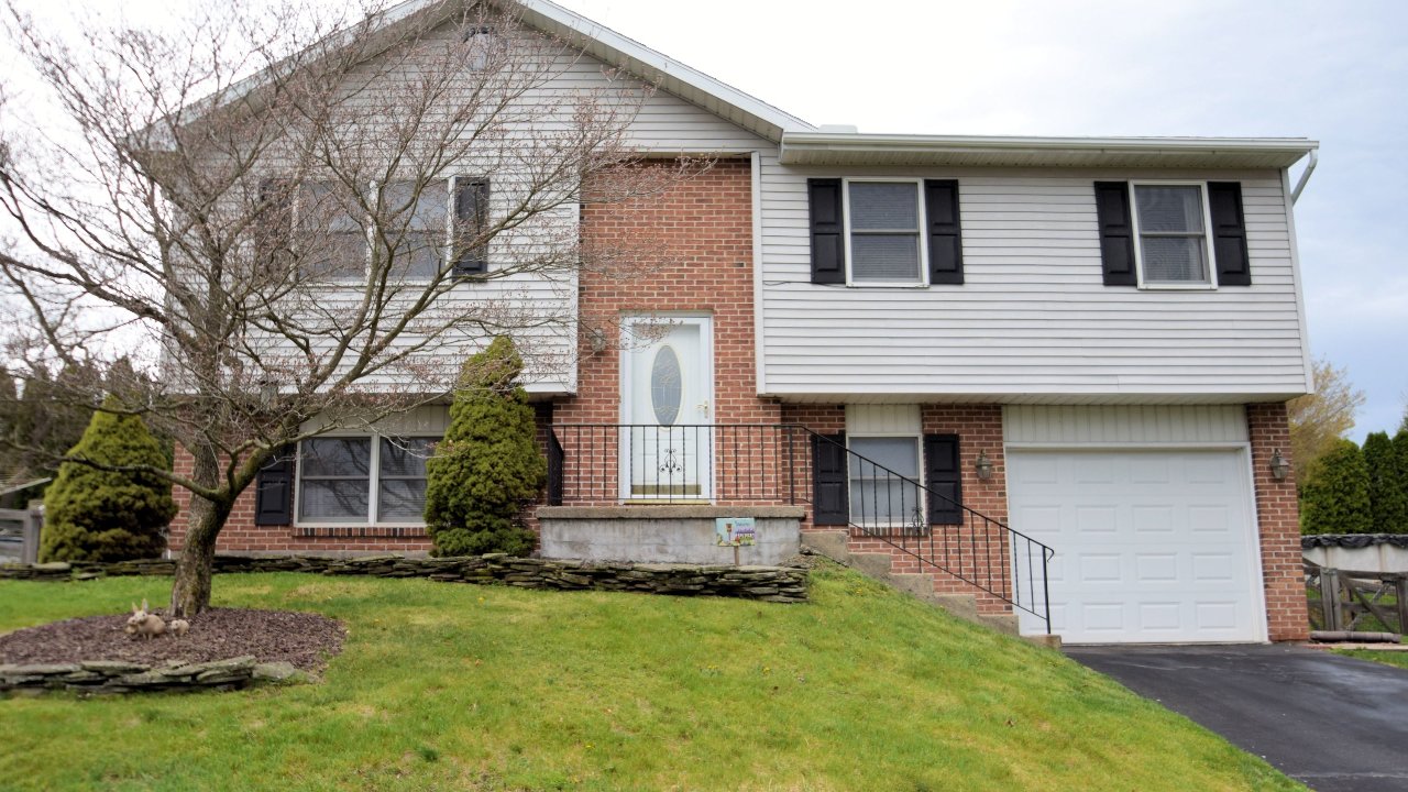 103 Ashley Ave, Reading, PA, 19606 Scene 1