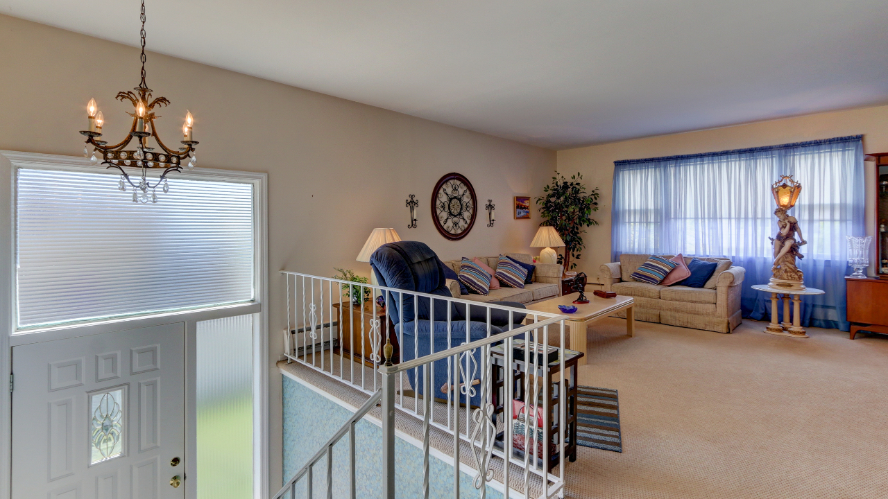 Foyer-Living Room