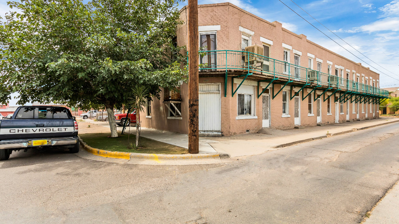 1001 S Florence, El Paso, TX, 79901 Scene 1