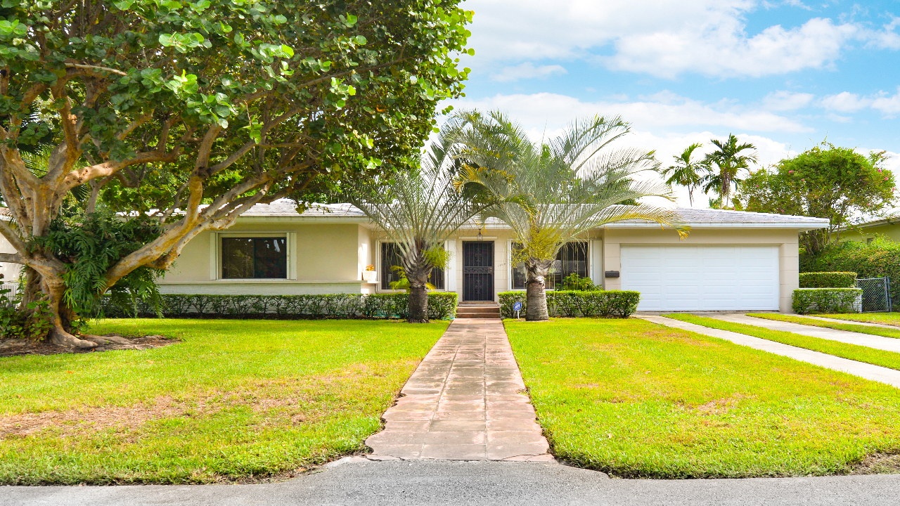 1104 NE 98th St-02