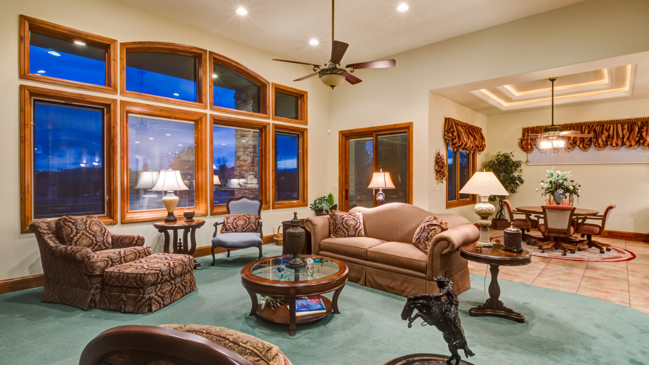 Spacious Family Room