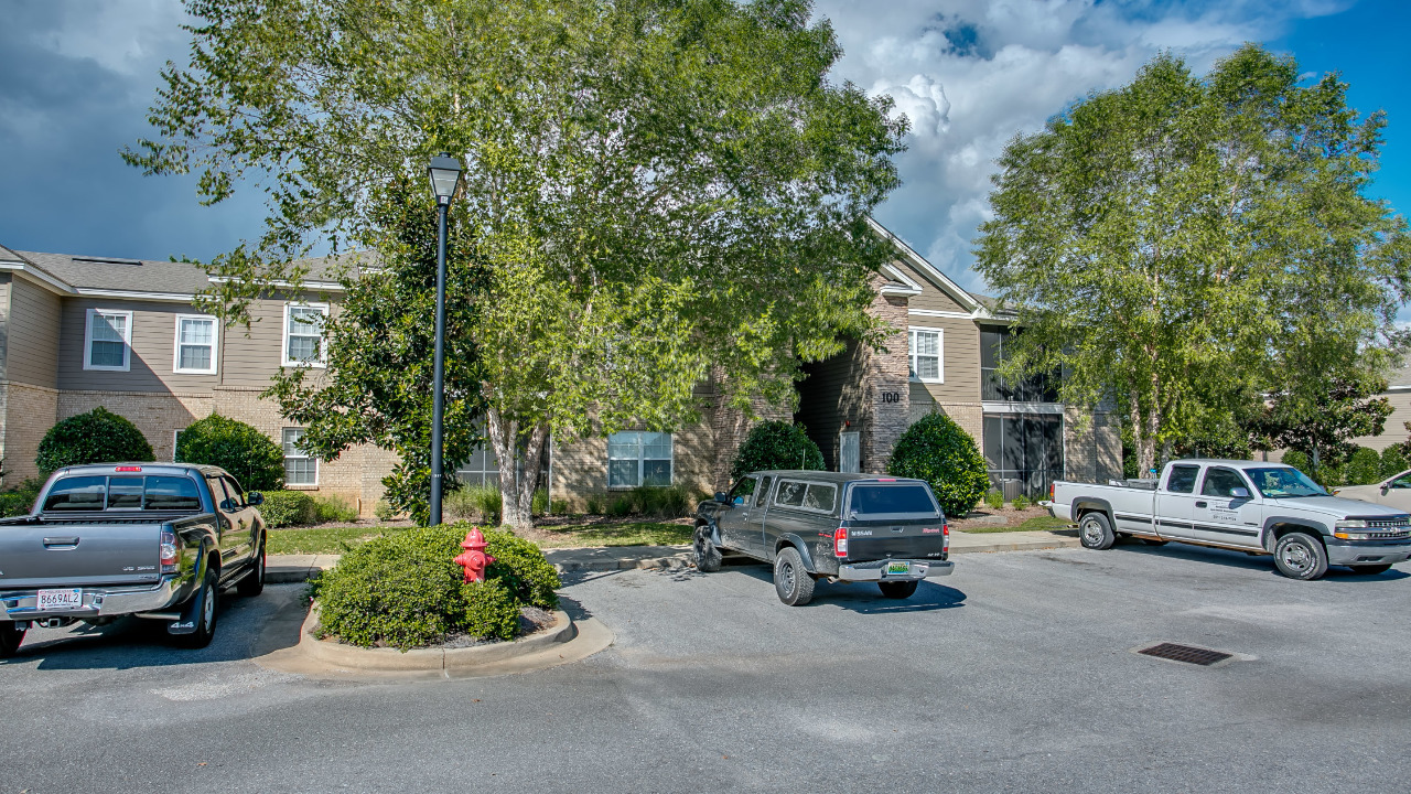 Park Ave #113, Foley, AL, 11111 Scene 1