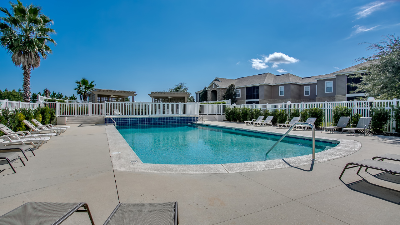 Park Ave #113, Foley, AL, 11111 Scene 4