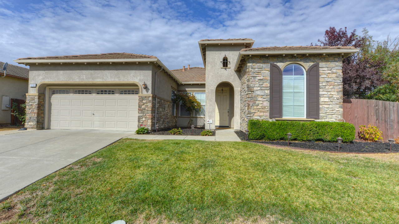 10100 Sonoma Creek Drive, Elk Grove, CA, 95624 Scene 2