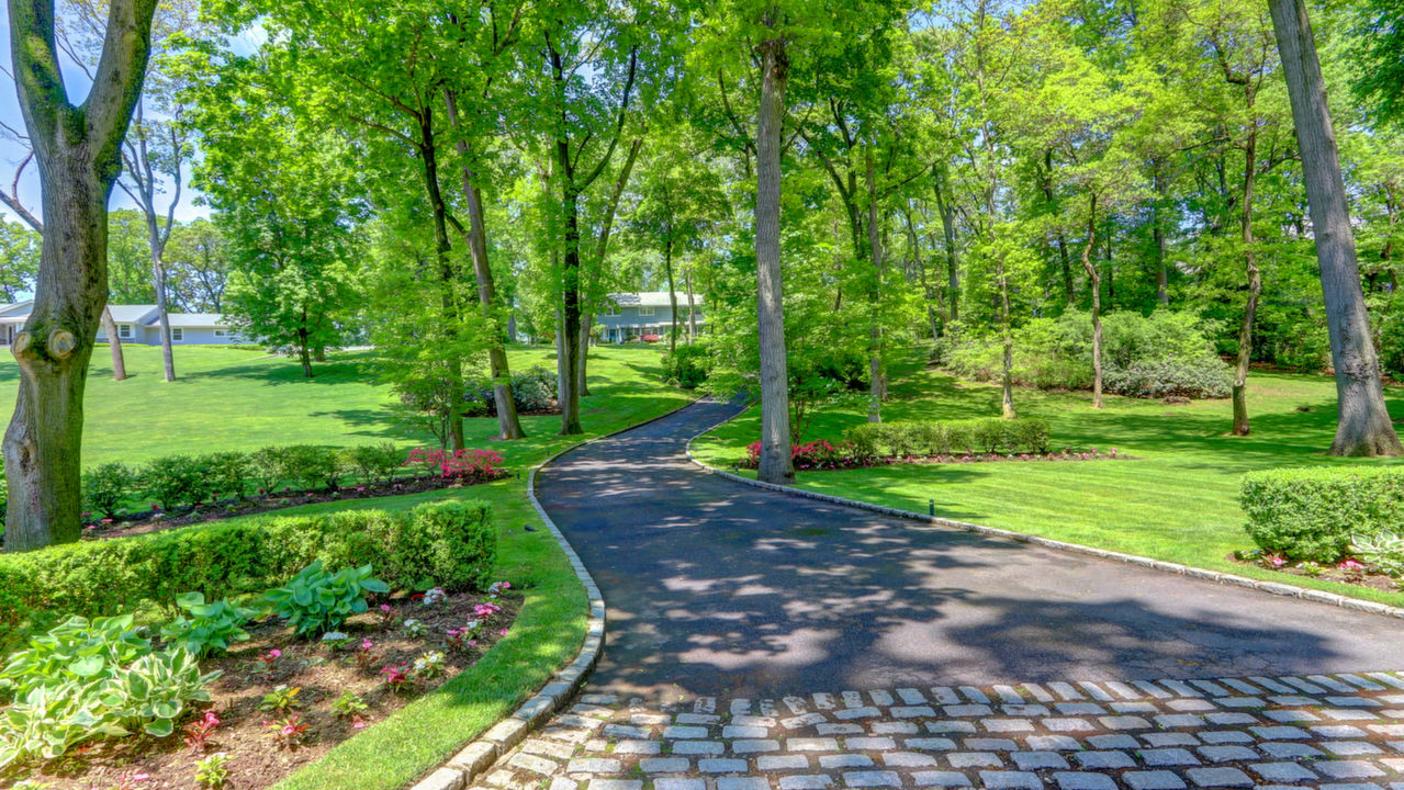 Front Driveway Entrance