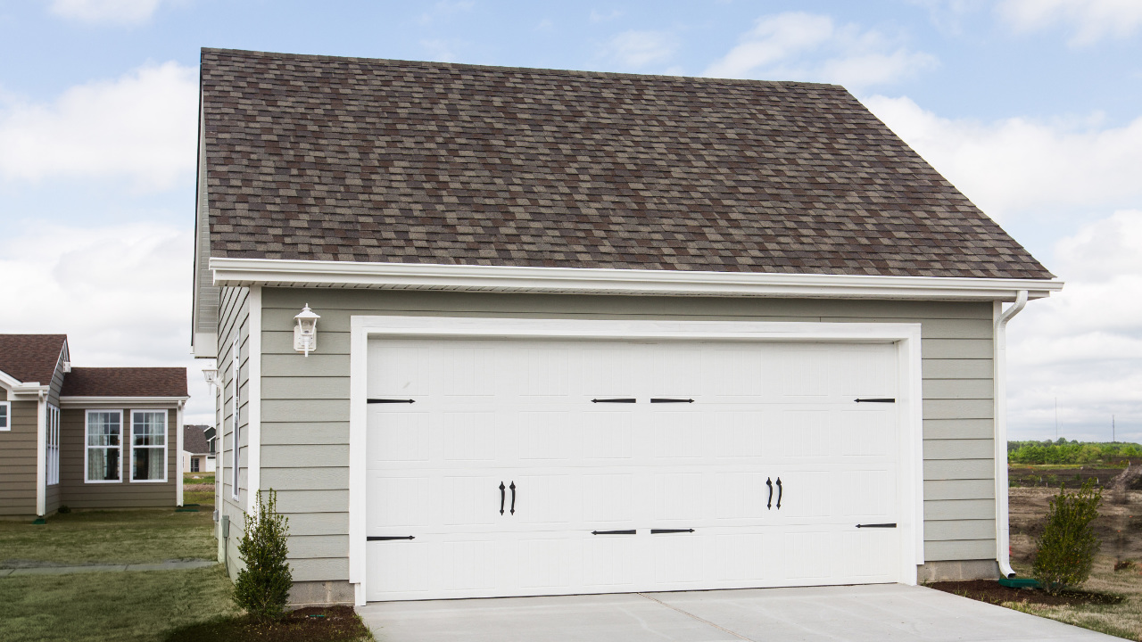 Detached 2 Car Garage